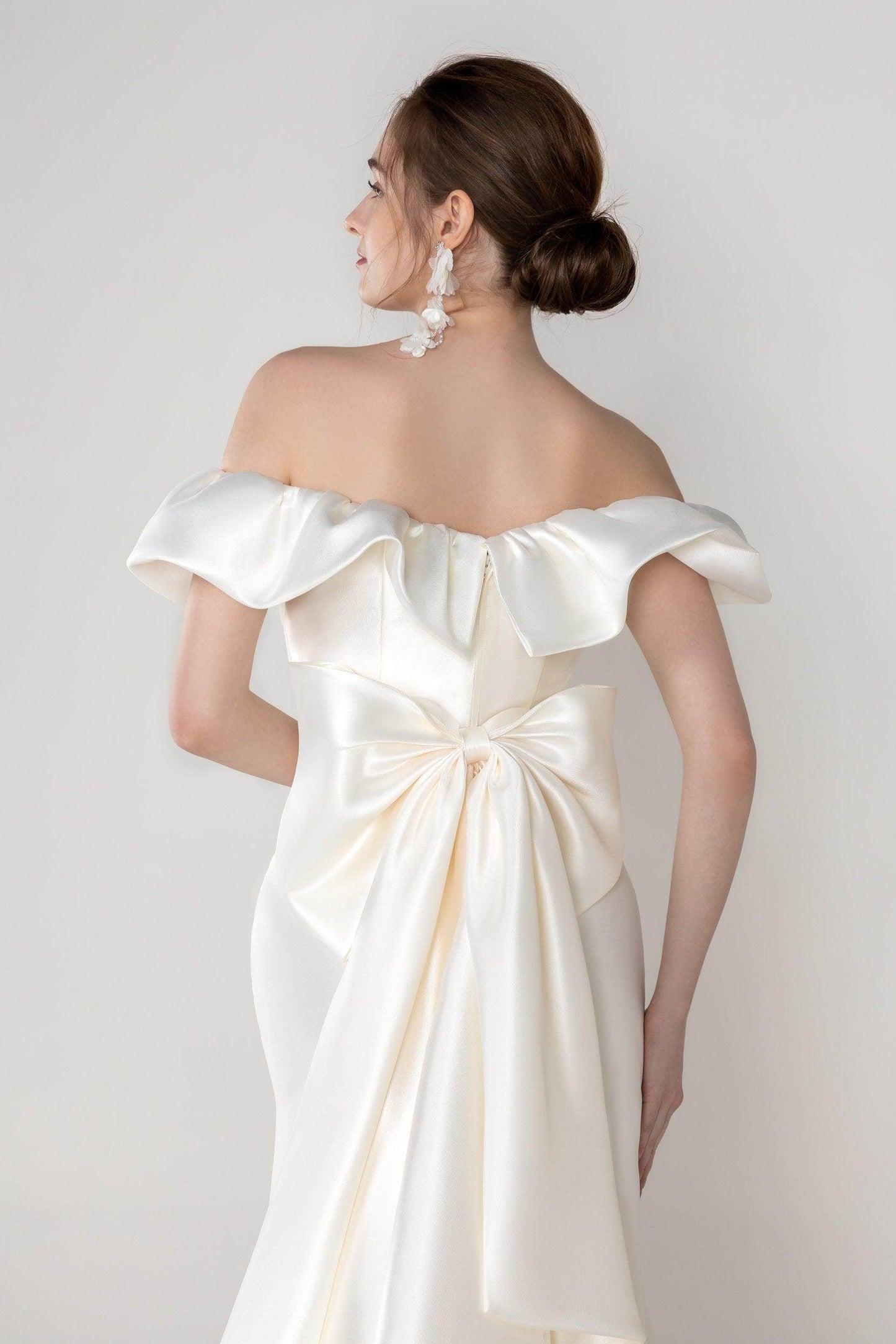 Trumpet-Mermaid Court Train Mikado Wedding Dress CW2522 - COCOMELODY