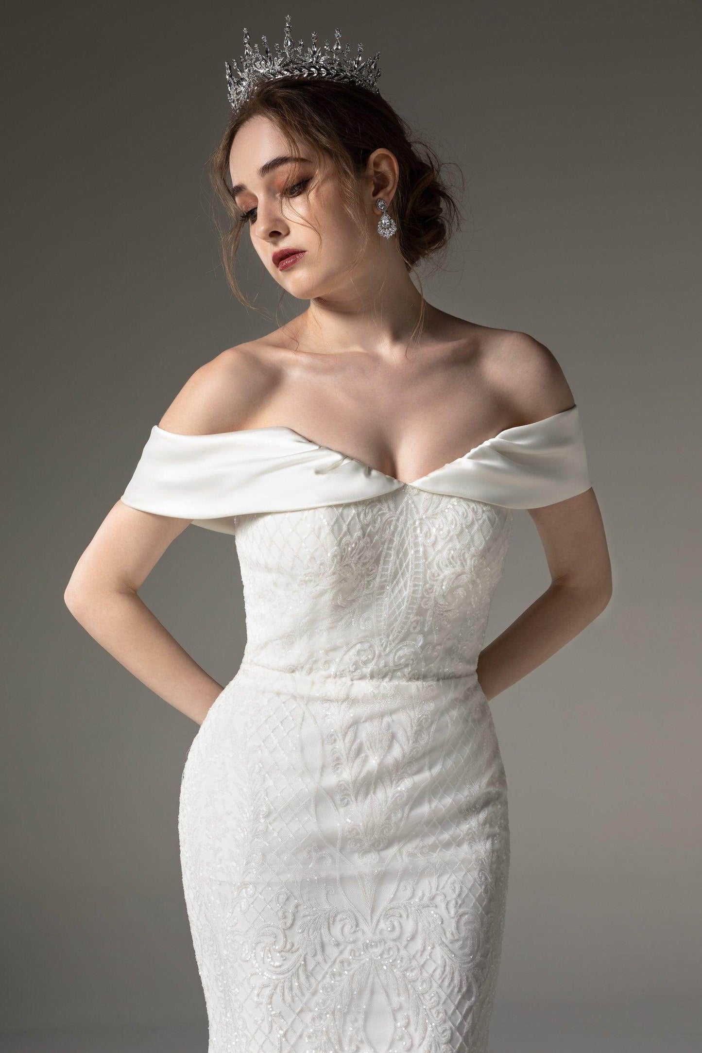 Trumpet-Mermaid Court Train Sequins Wedding Dress CW2527 - COCOMELODY