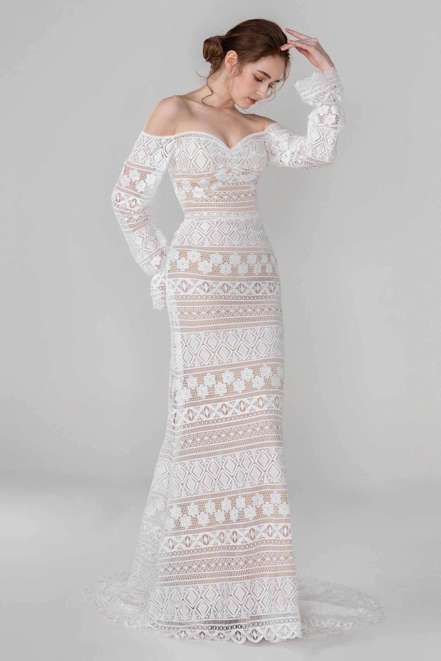Trumpet-Mermaid Court Train Lace Wedding Dress CW2530 - COCOMELODY