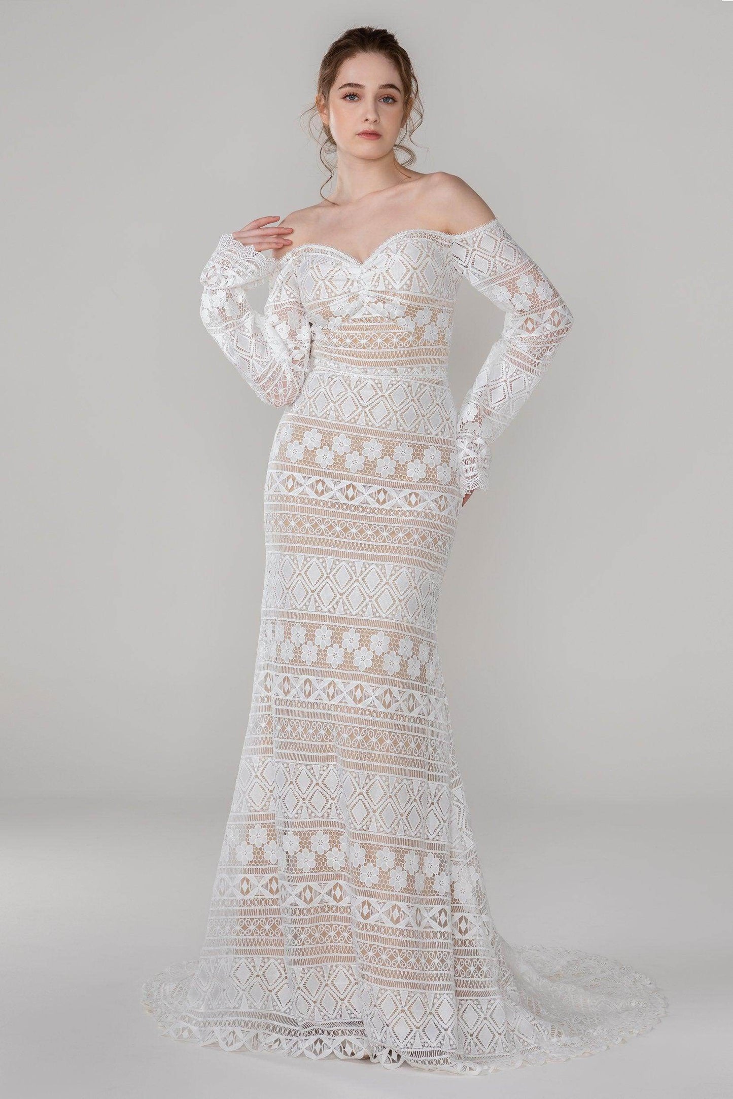 Trumpet-Mermaid Court Train Lace Wedding Dress CW2530 - COCOMELODY
