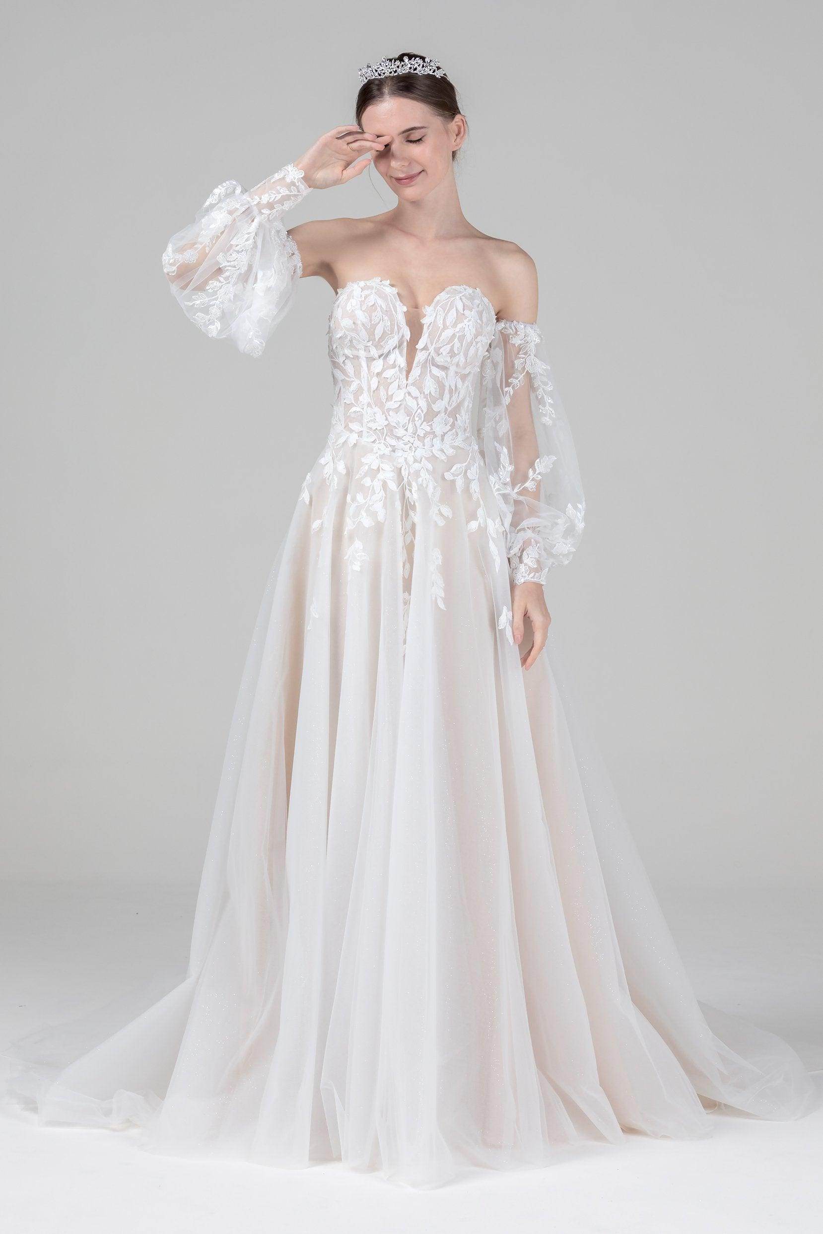 Bell Sleeve A-Line Sweetheart Court Train Tulle Boho Wedding Dress Appliques Beading COCOMELODY CW2586 Bell Sleeve A-Line Sweetheart Court Train Tulle Boho Wedding Dress Appliques Beading COCOMELODY CW2586