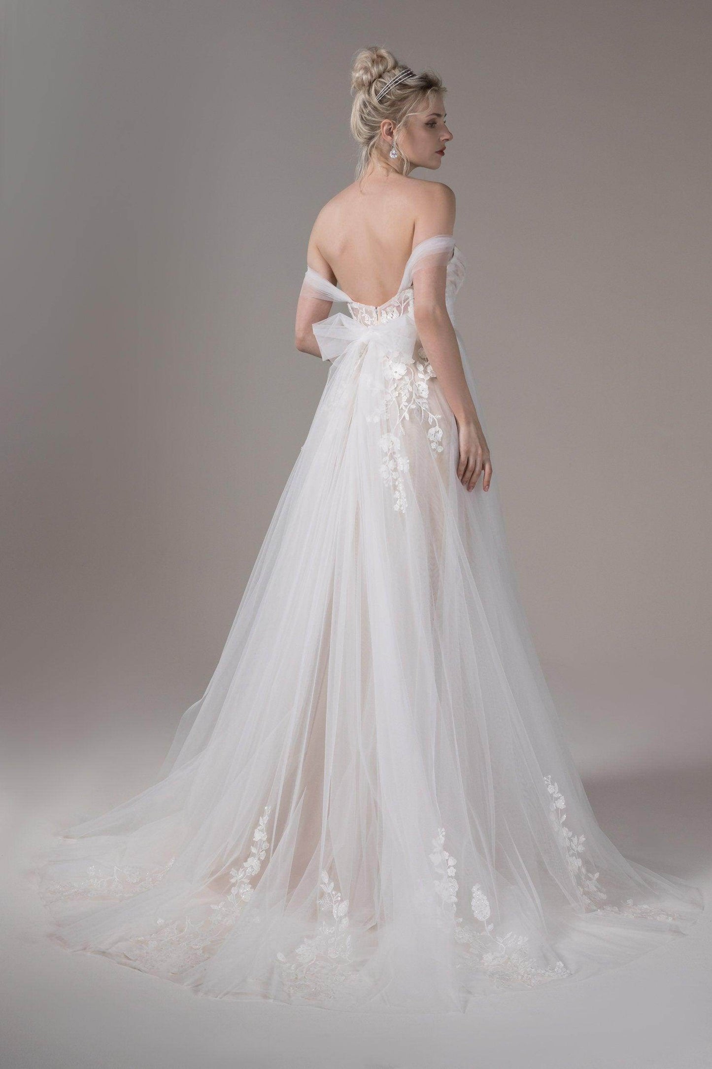 A-Line Court Train Lace Tulle Wedding Dress CW2651 - COCOMELODY