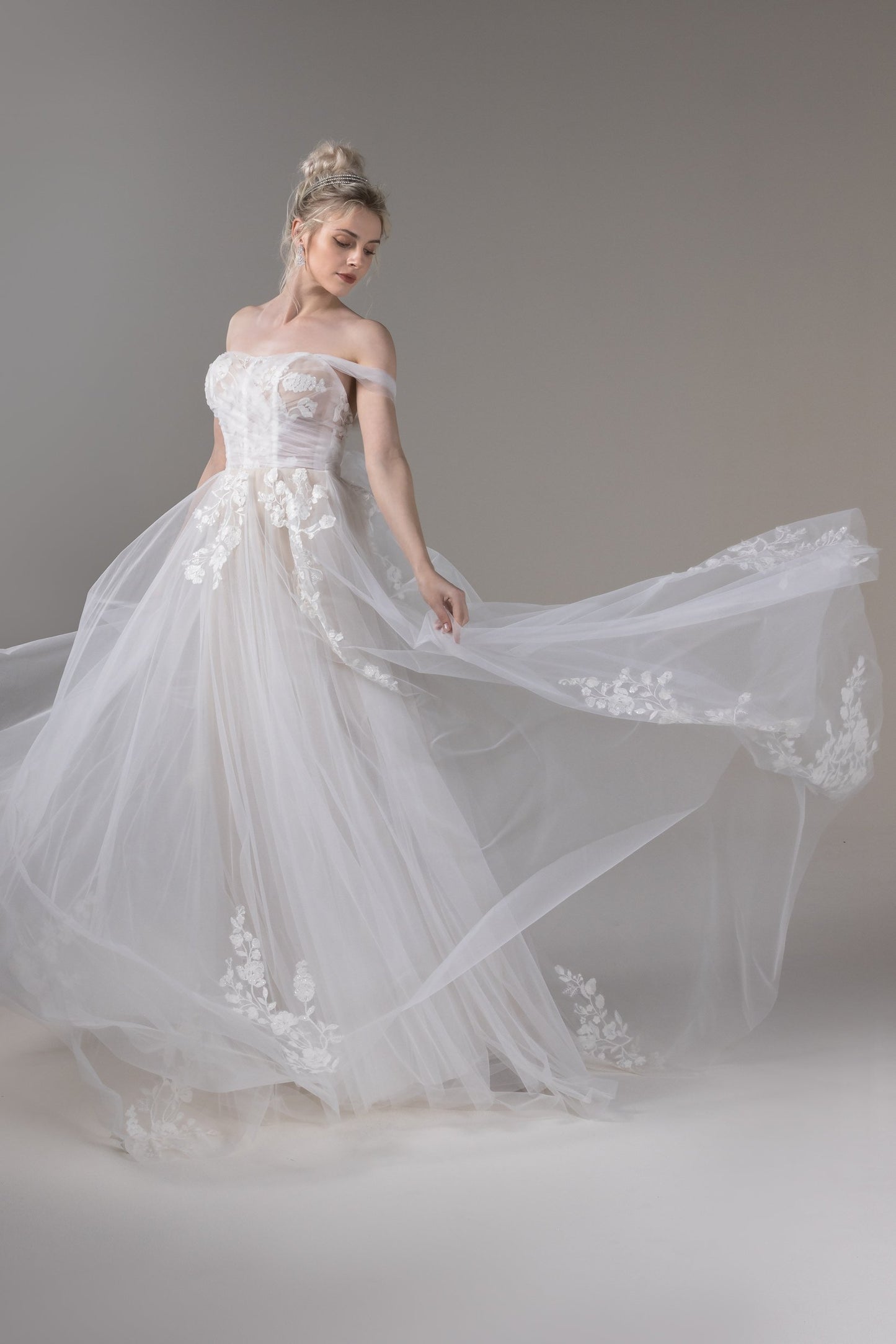 A-Line Court Train Lace Tulle Wedding Dress CW2651