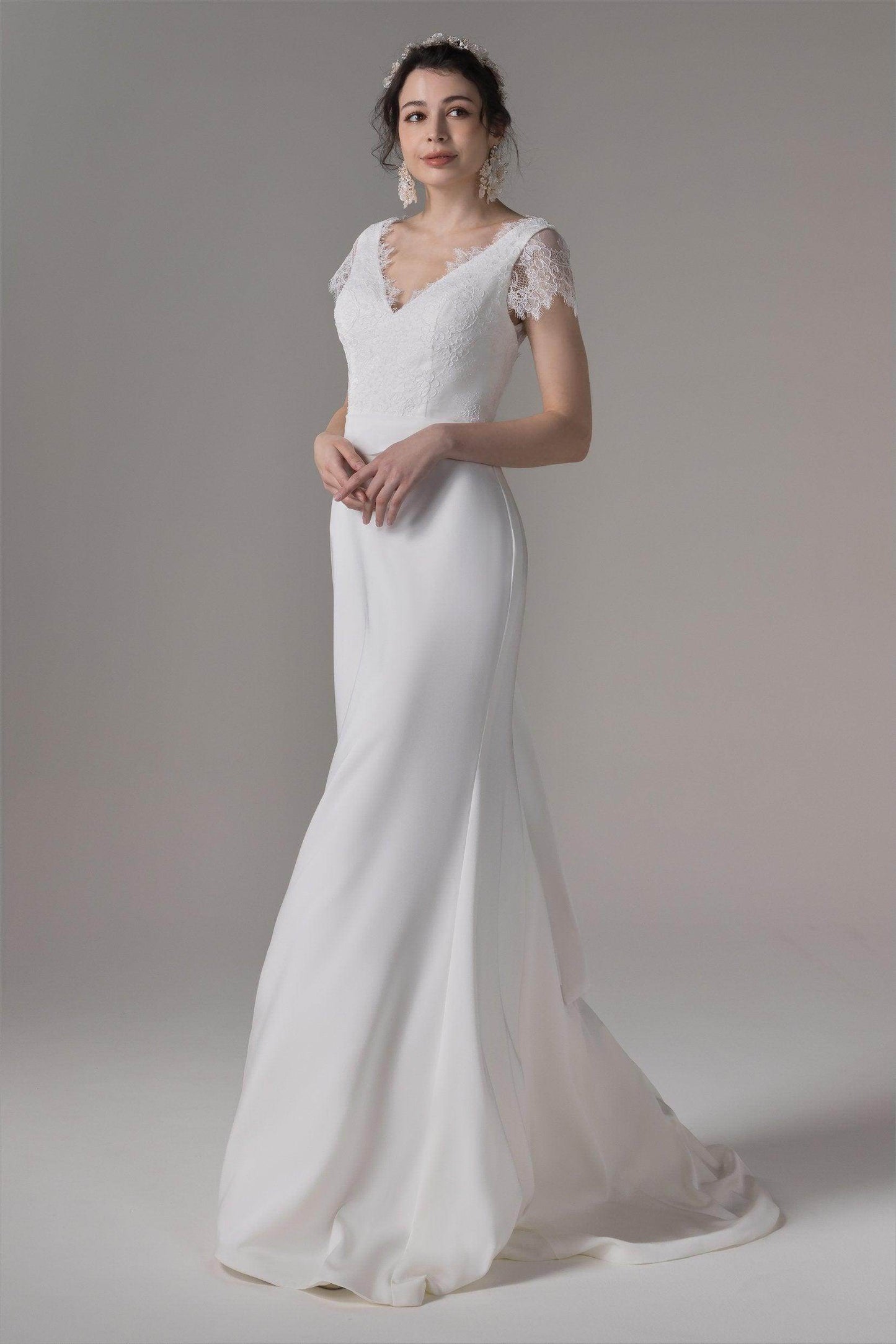 Sheath Sweep-Brush Train Elastic Cloth Wedding Dress CW2657 - COCOMELODY
