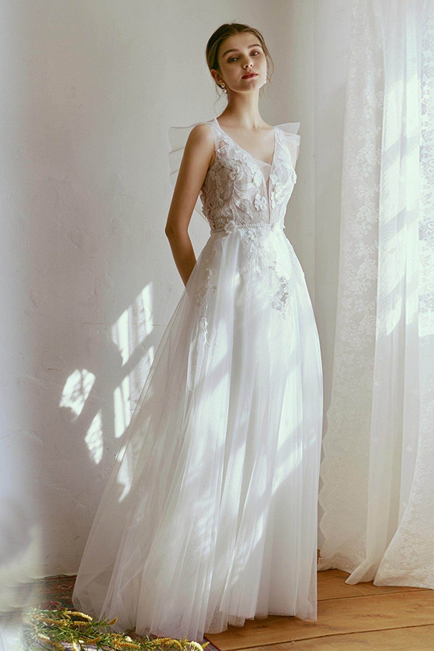 A-Line Floor Length Lace Tulle Wedding Dress CW2665 - COCOMELODY