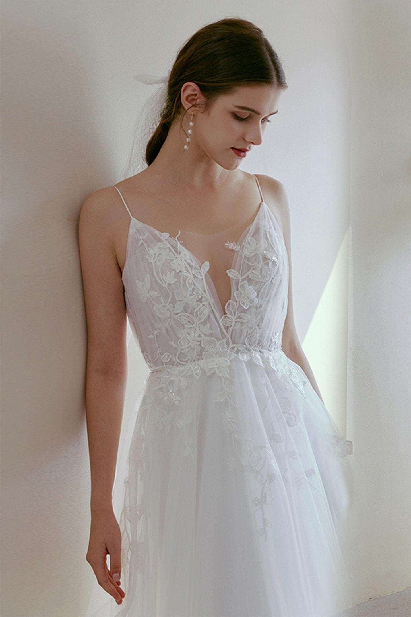 A-Line Sweep-Brush Train Lace Tulle Wedding Dress CW2674 - COCOMELODY