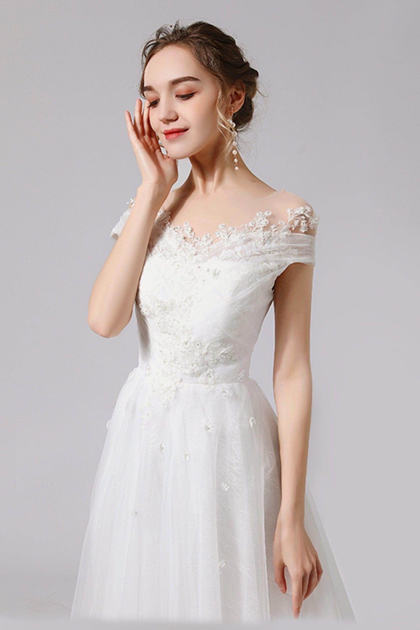 A-Line Sweep-Brush Train Lace Tulle Wedding Dress CW2711 - COCOMELODY