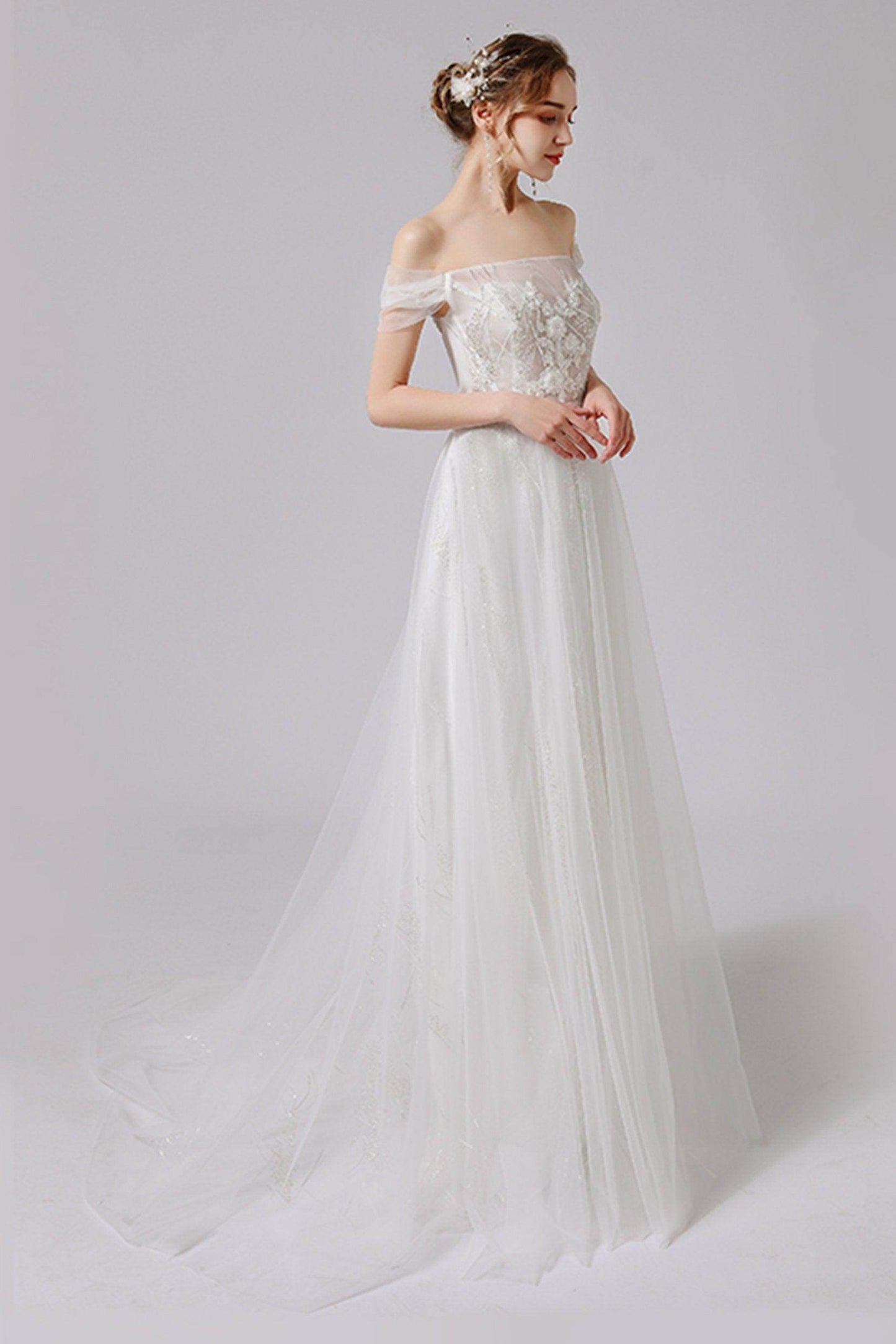 A-Line Sweep-Brush Train Lace Tulle Wedding Dress CW2716 - COCOMELODY