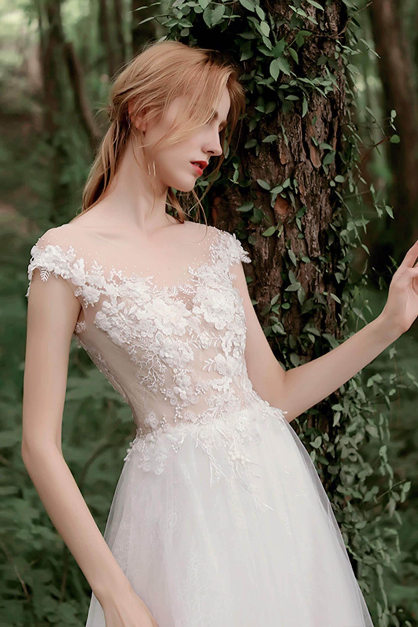 A-Line Sweep-Brush Train Lace Tulle Wedding Dress CW2727 - COCOMELODY