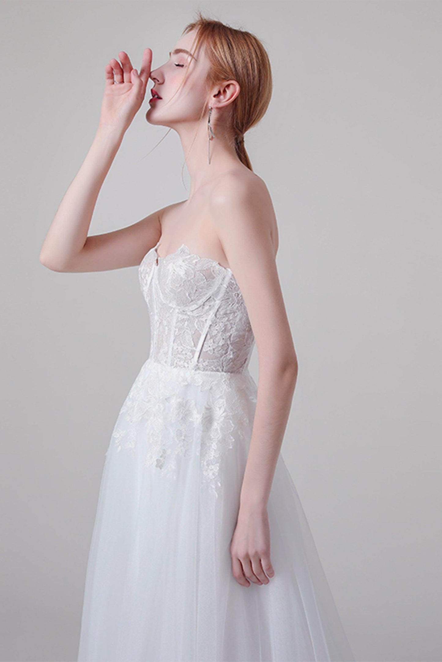 A-Line Sweep-Brush Train Lace Tulle Wedding Dress CW2743 - COCOMELODY