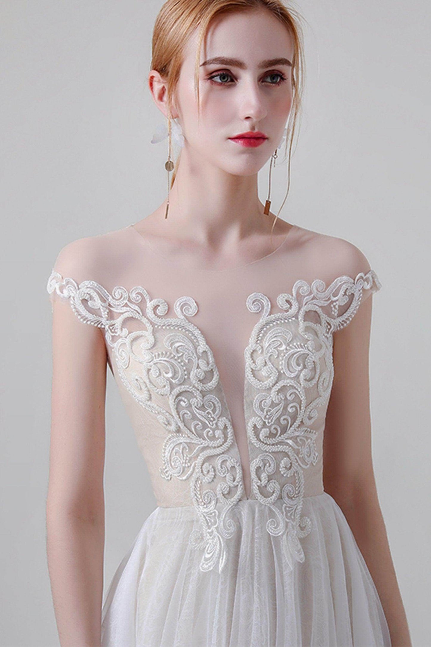 A-Line Sweep-Brush Train Lace Tulle Wedding Dress CW2748 - COCOMELODY