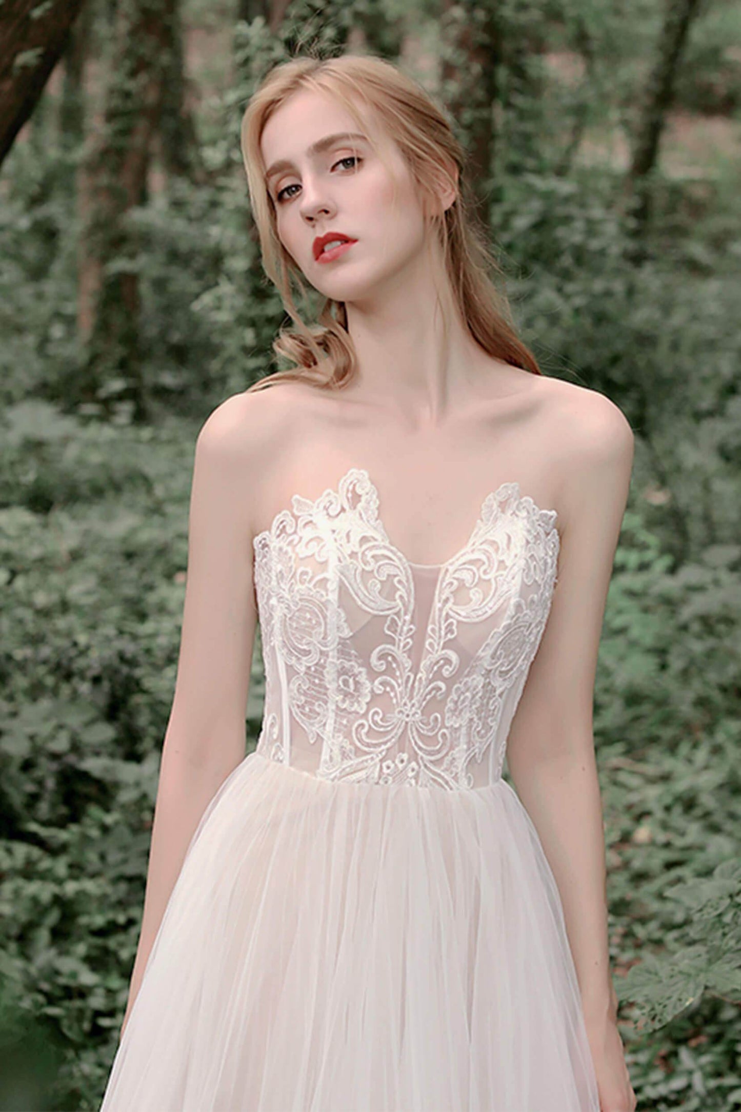 A-Line Sweep-Brush Train Lace Tulle Wedding Dress CW2749 - COCOMELODY