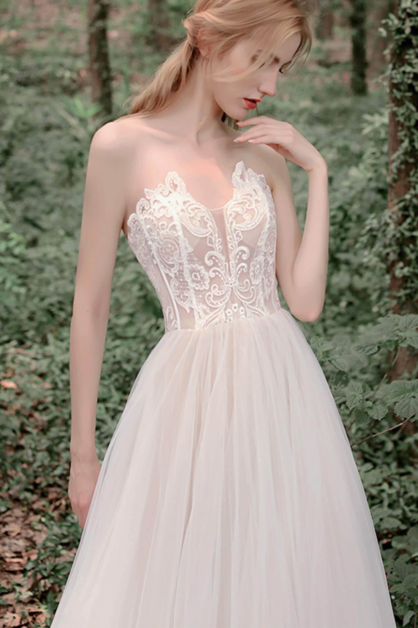 A-Line Sweep-Brush Train Lace Tulle Wedding Dress CW2749 - COCOMELODY