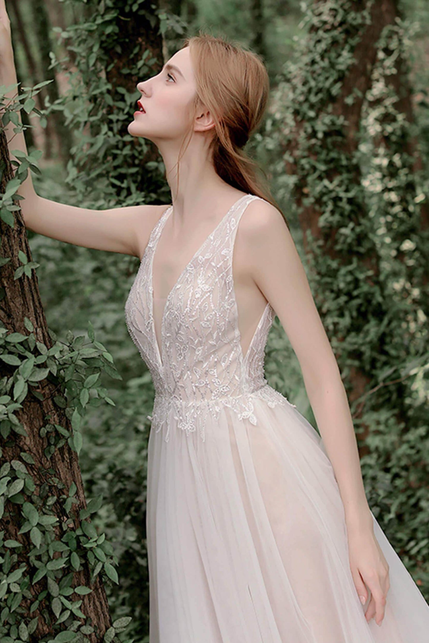 A-Line Sweep-Brush Train Lace Tulle Wedding Dress CW2750 - COCOMELODY