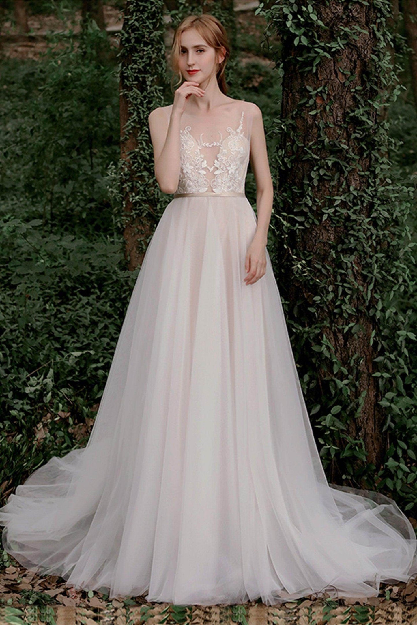 A-Line Sweep-Brush Train Lace Tulle Wedding Dress CW2754 - COCOMELODY