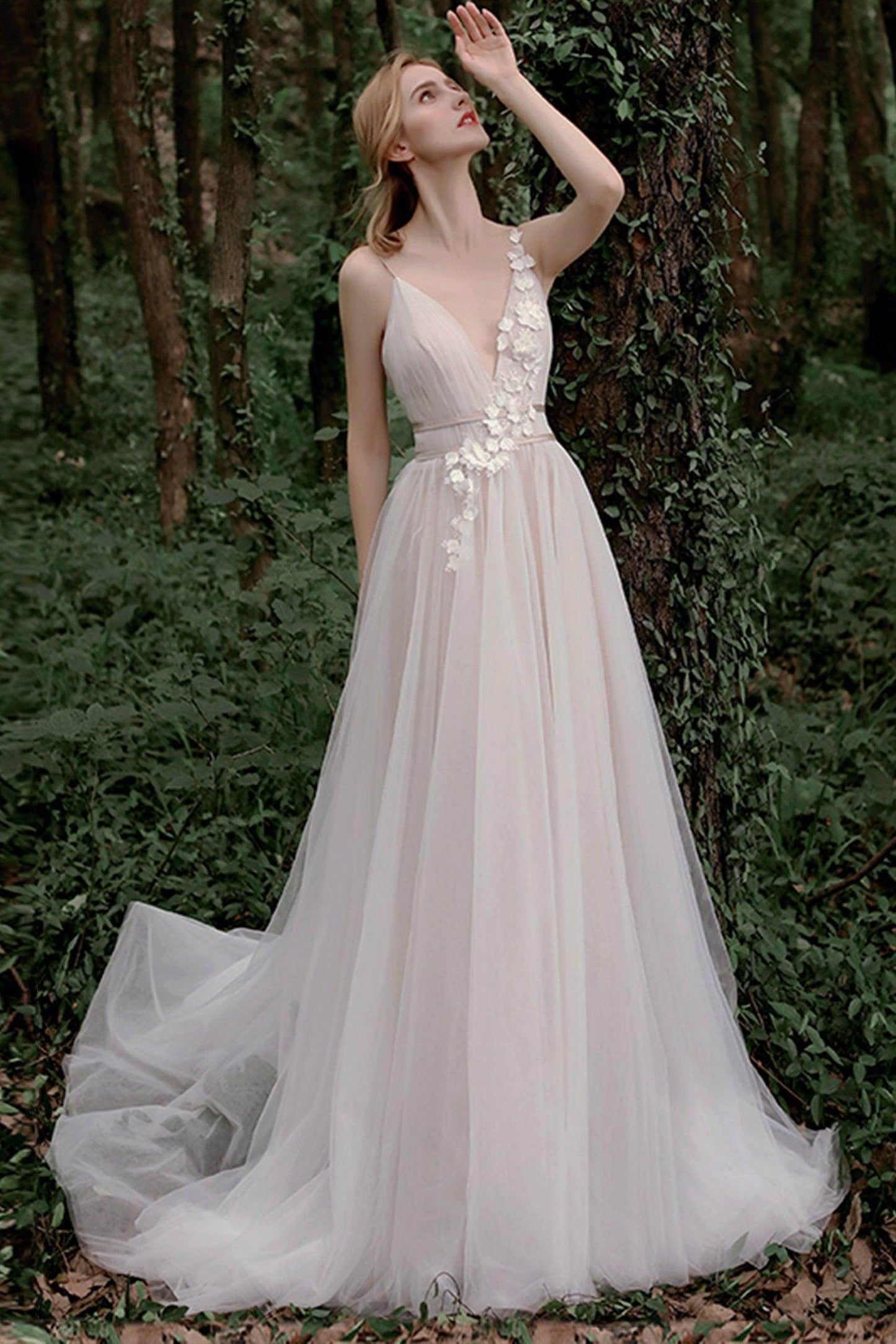 A-Line Sweep-Brush Train Lace Tulle Wedding Dress CW2760 - COCOMELODY