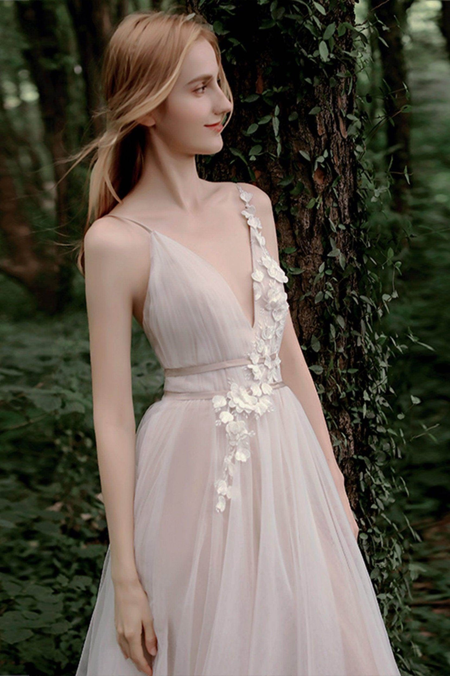 A-Line Sweep-Brush Train Lace Tulle Wedding Dress CW2760 - COCOMELODY