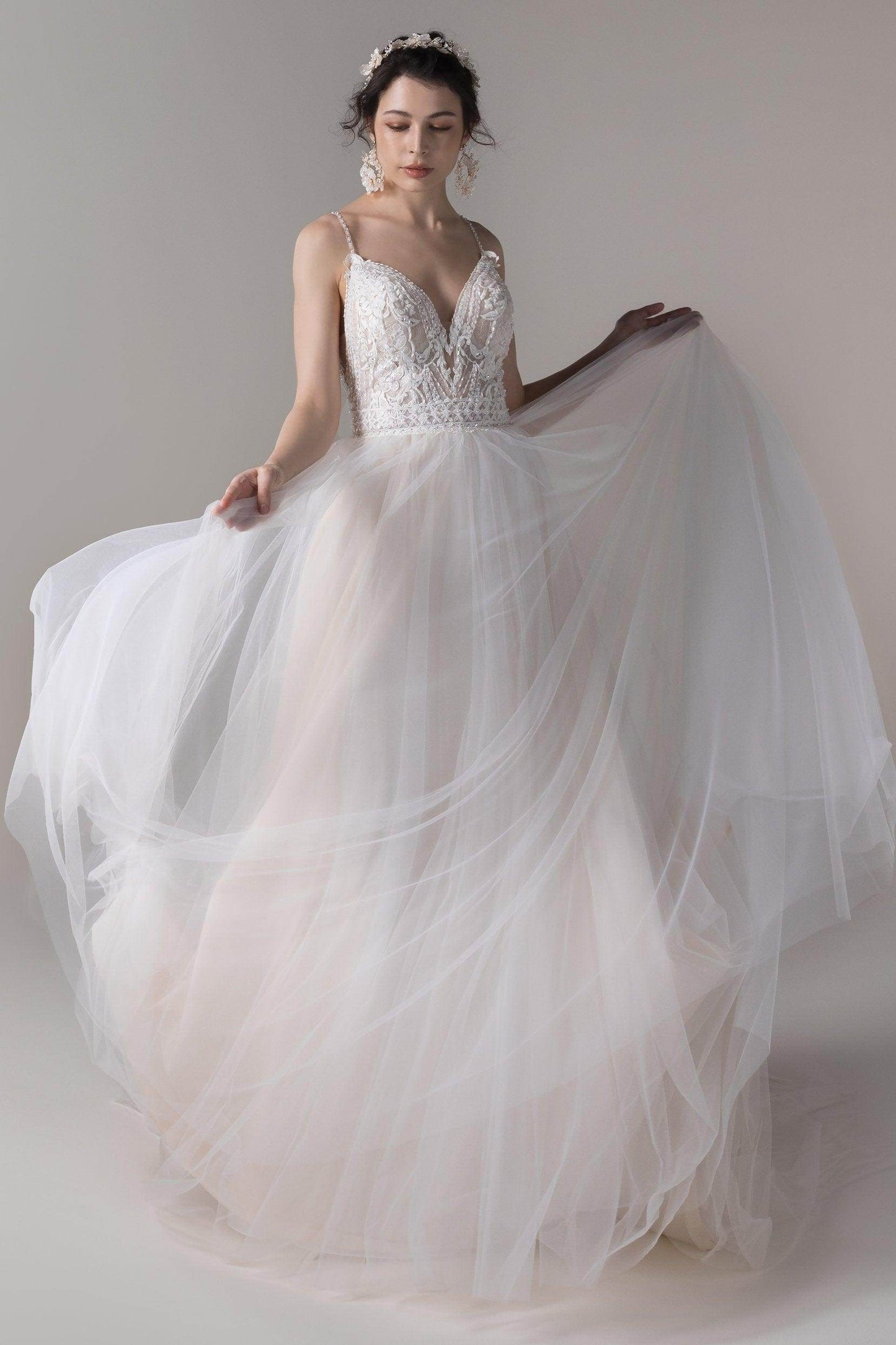 A-Line Court Train Lace Tulle Wedding Dress CW2785 - COCOMELODY