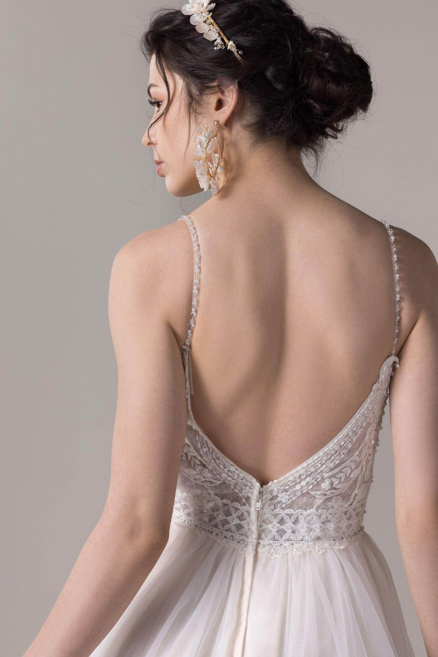 A-Line Court Train Lace Tulle Wedding Dress CW2785 - COCOMELODY