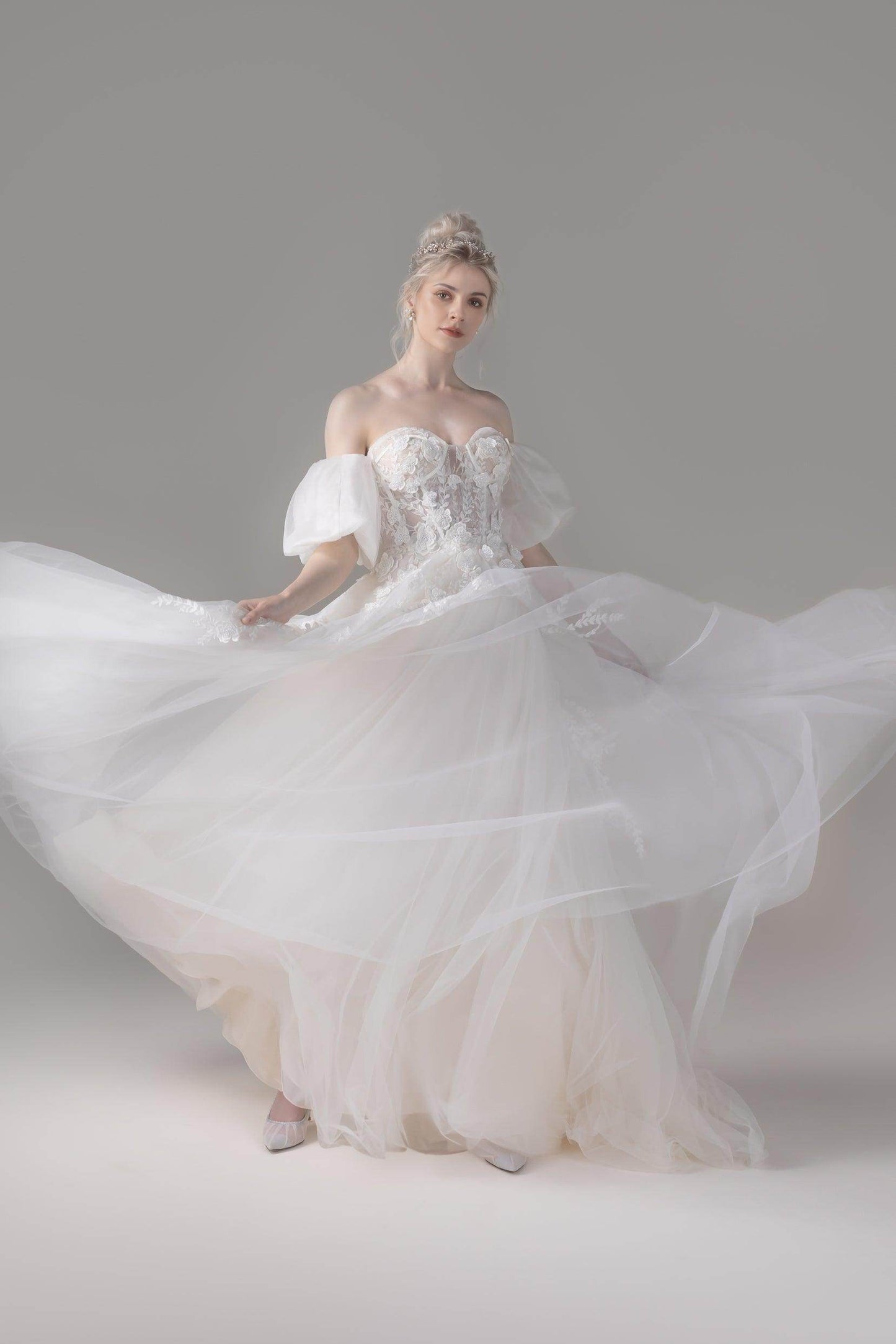 A-Line Court Train Lace Tulle Wedding Dress CW2794 - COCOMELODY