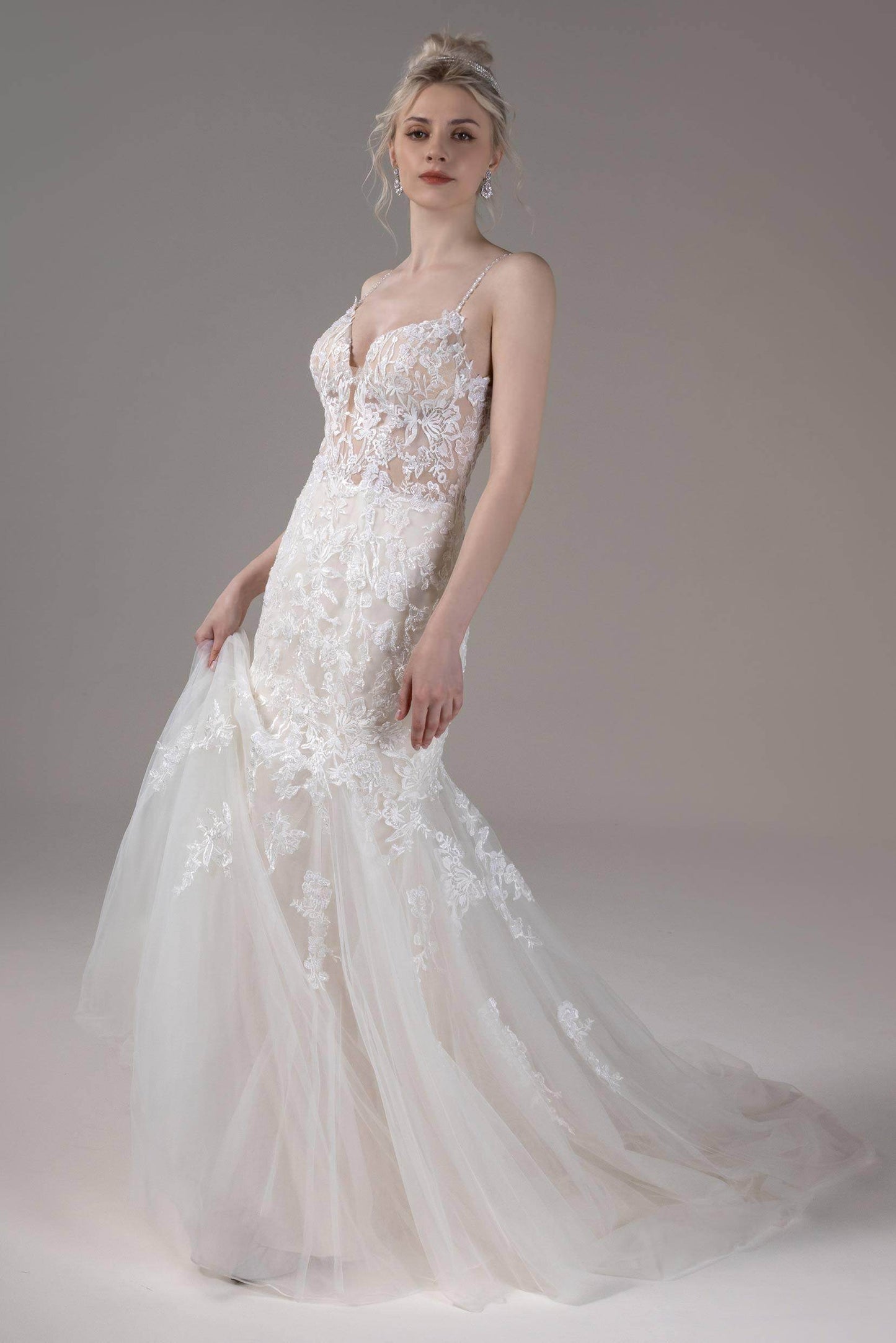 Trumpet-Mermaid Court Train Lace Tulle Wedding Dress CW2797 - COCOMELODY