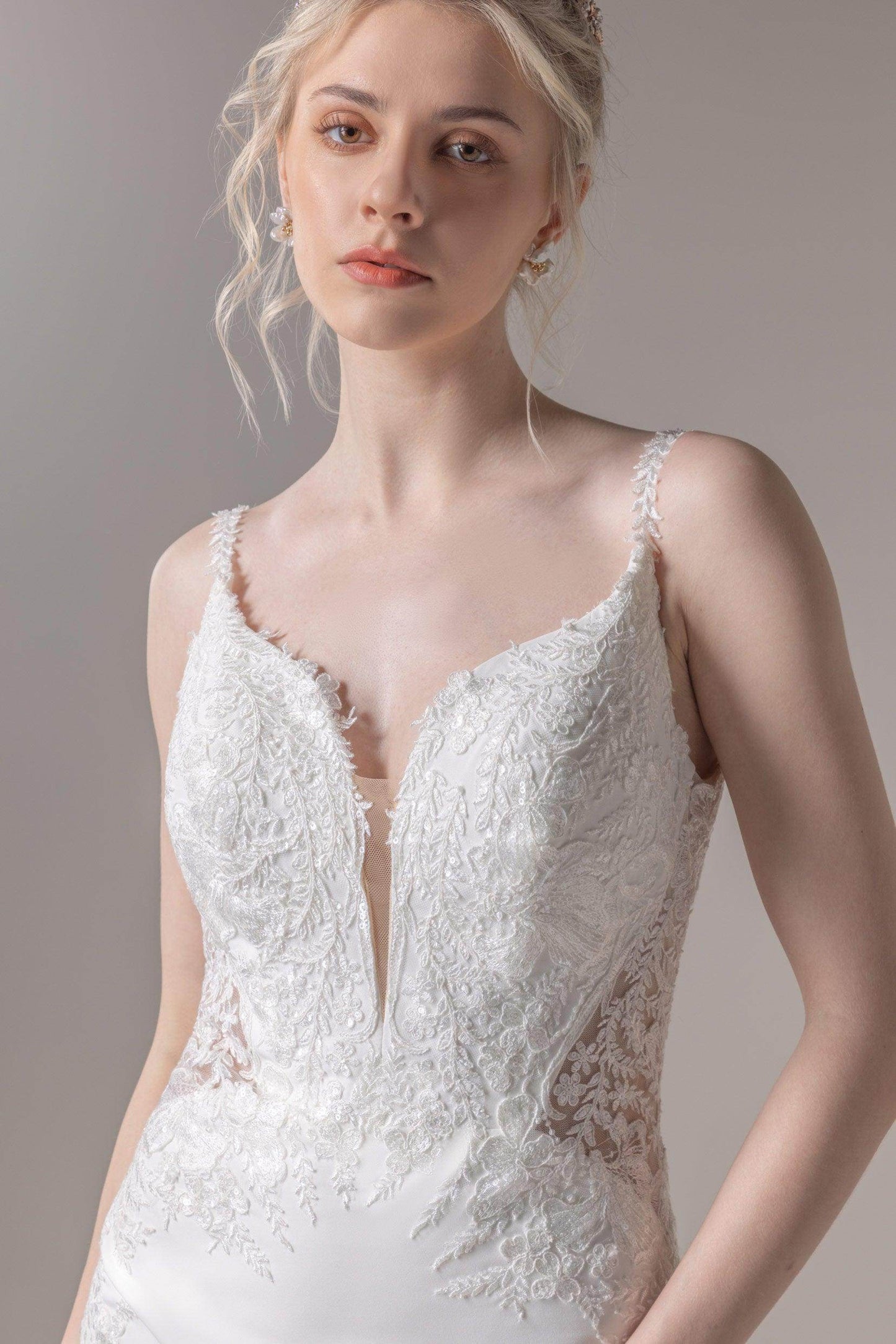 Trumpet-Mermaid Chapel Train Lace Wedding Dress CW2801 - COCOMELODY