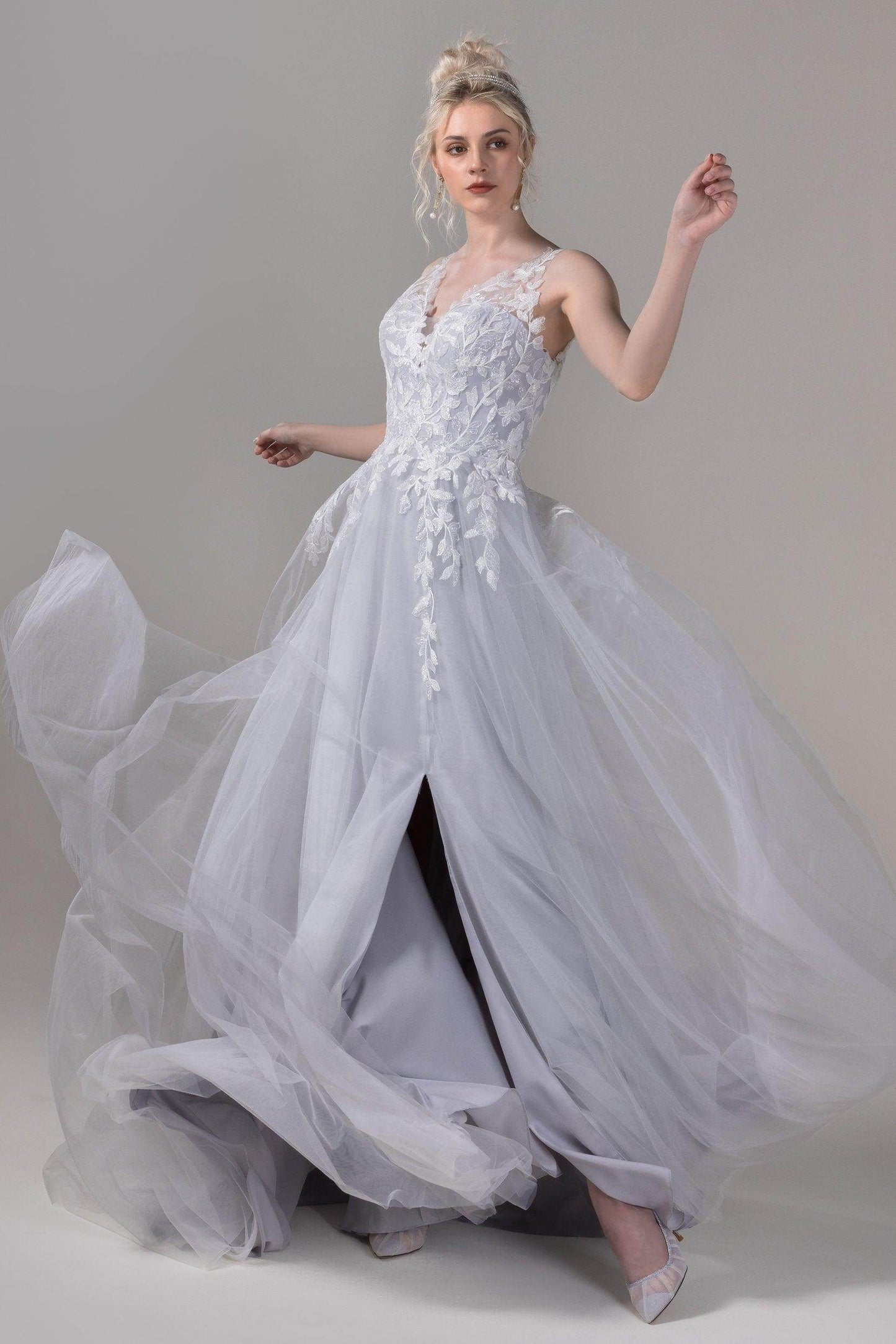 A-Line Chapel Train Lace Tulle Wedding Dress CW2810 - COCOMELODY