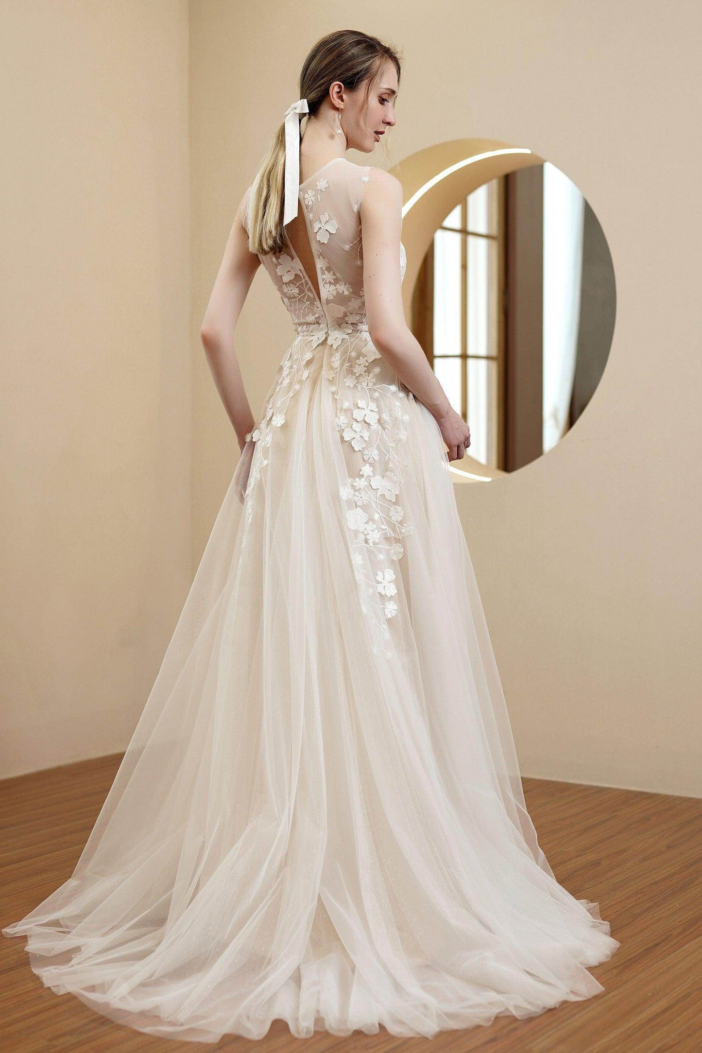 A-Line Sweep-Brush Train Chiffon Wedding Dress CW2982 - COCOMELODY