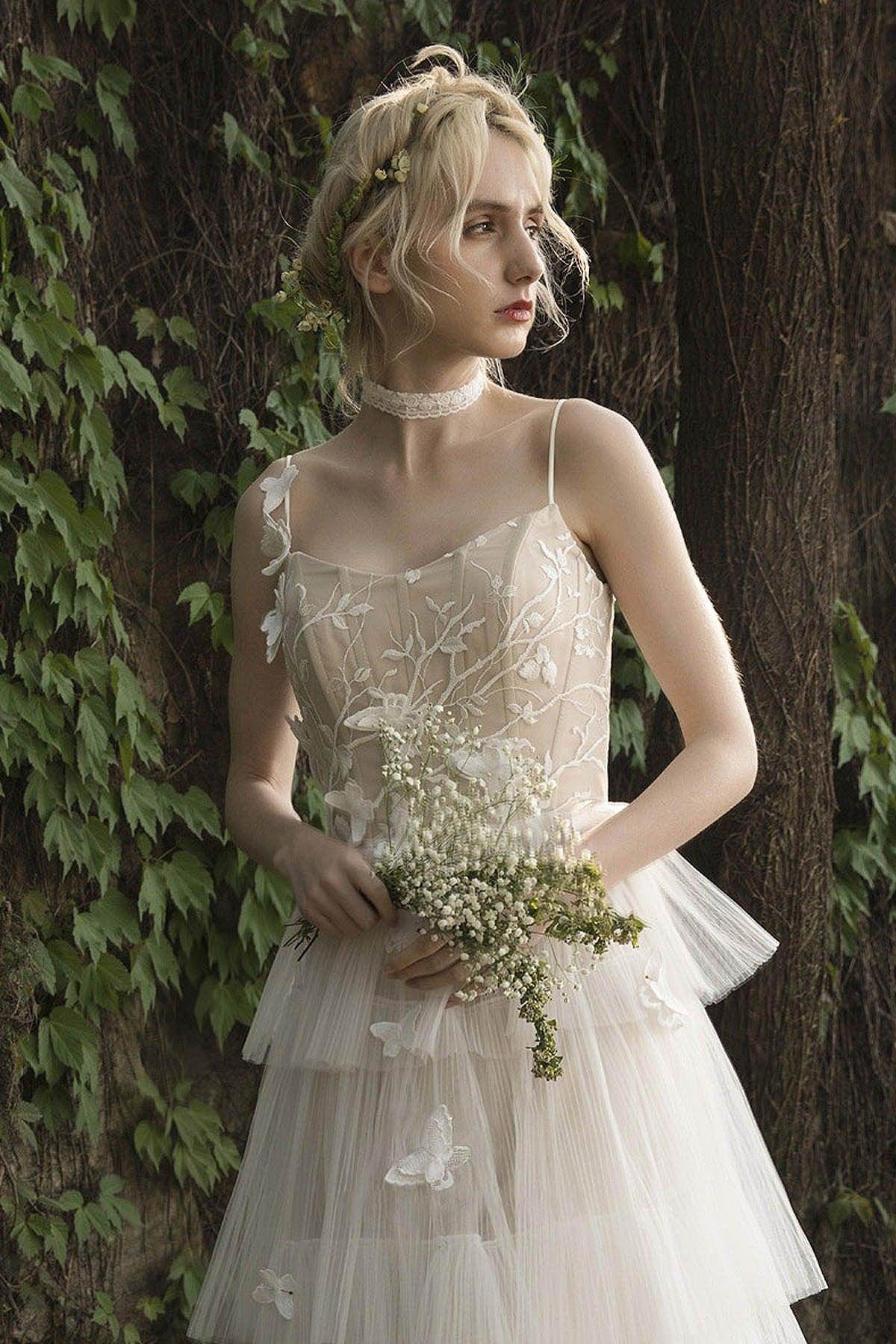 A-Line Sweep-Brush Train Lace Tulle Wedding Dress CW3021 - COCOMELODY
