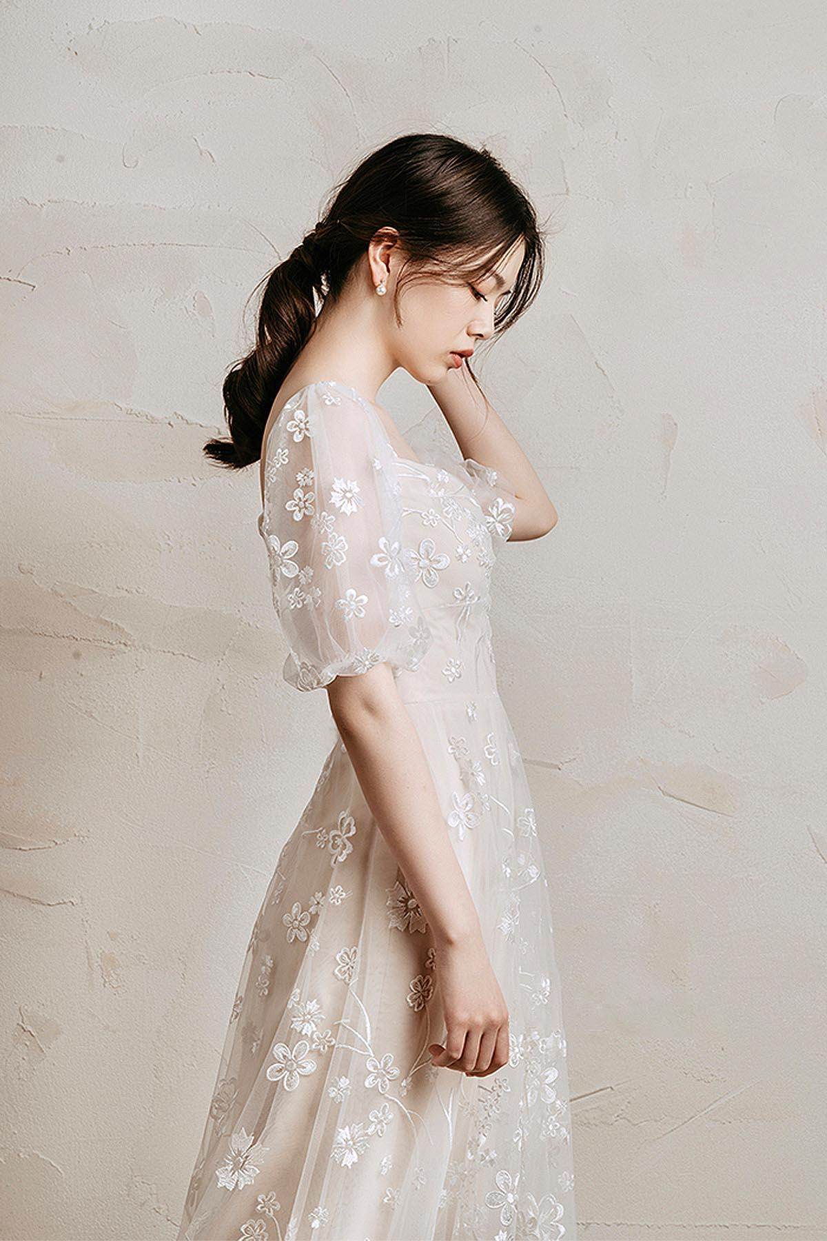 A-Line Sweep-Brush Train Lace Tulle Wedding Dress CW3034 - COCOMELODY