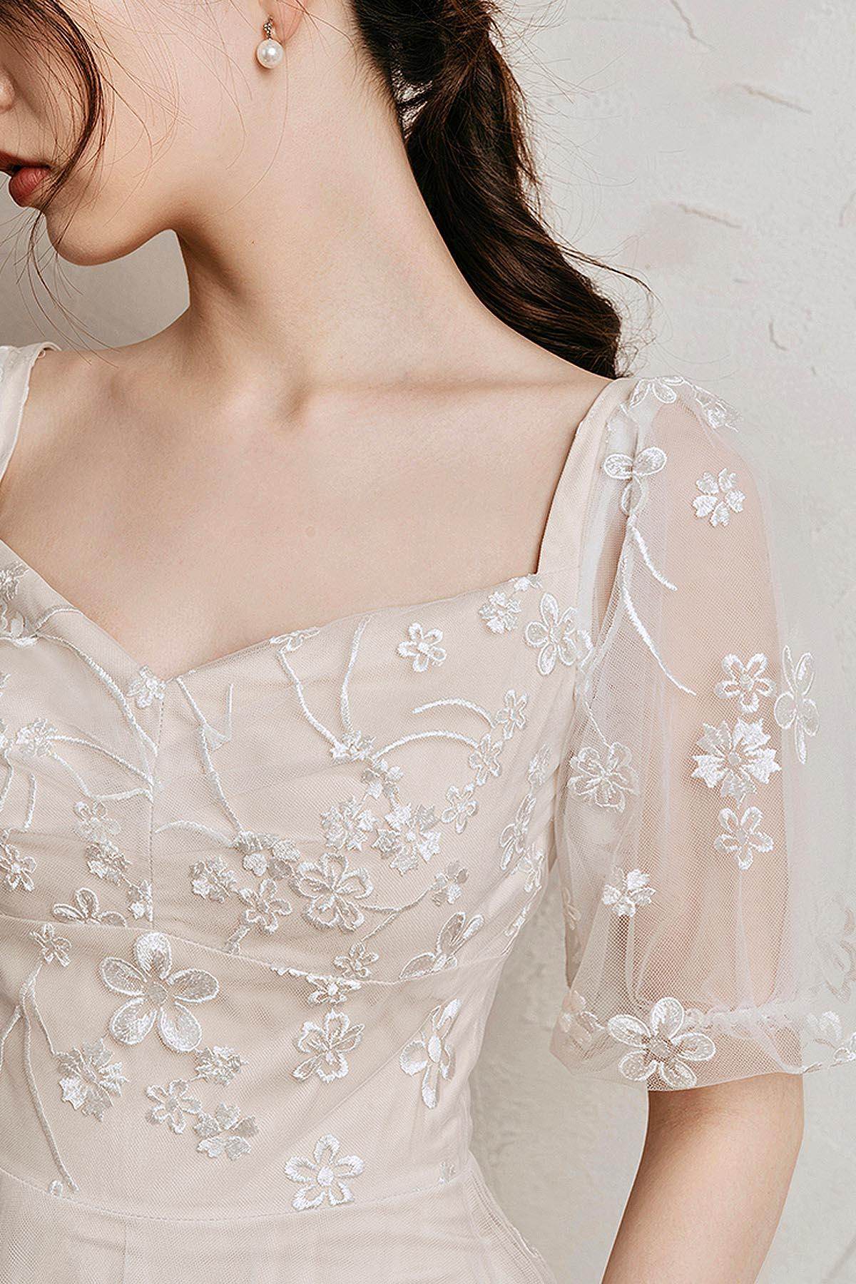 A-Line Sweep-Brush Train Lace Tulle Wedding Dress CW3034 - COCOMELODY