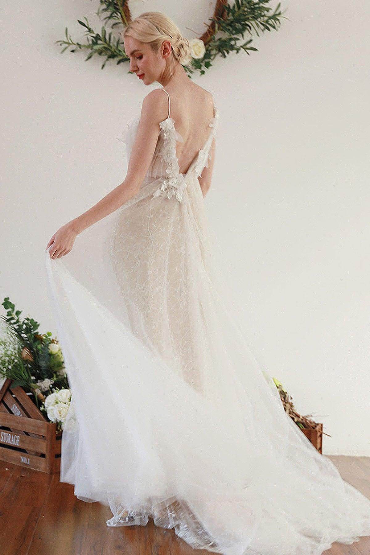 A-Line Sweep-Brush Train Lace Tulle Wedding Dress CW3046 - COCOMELODY