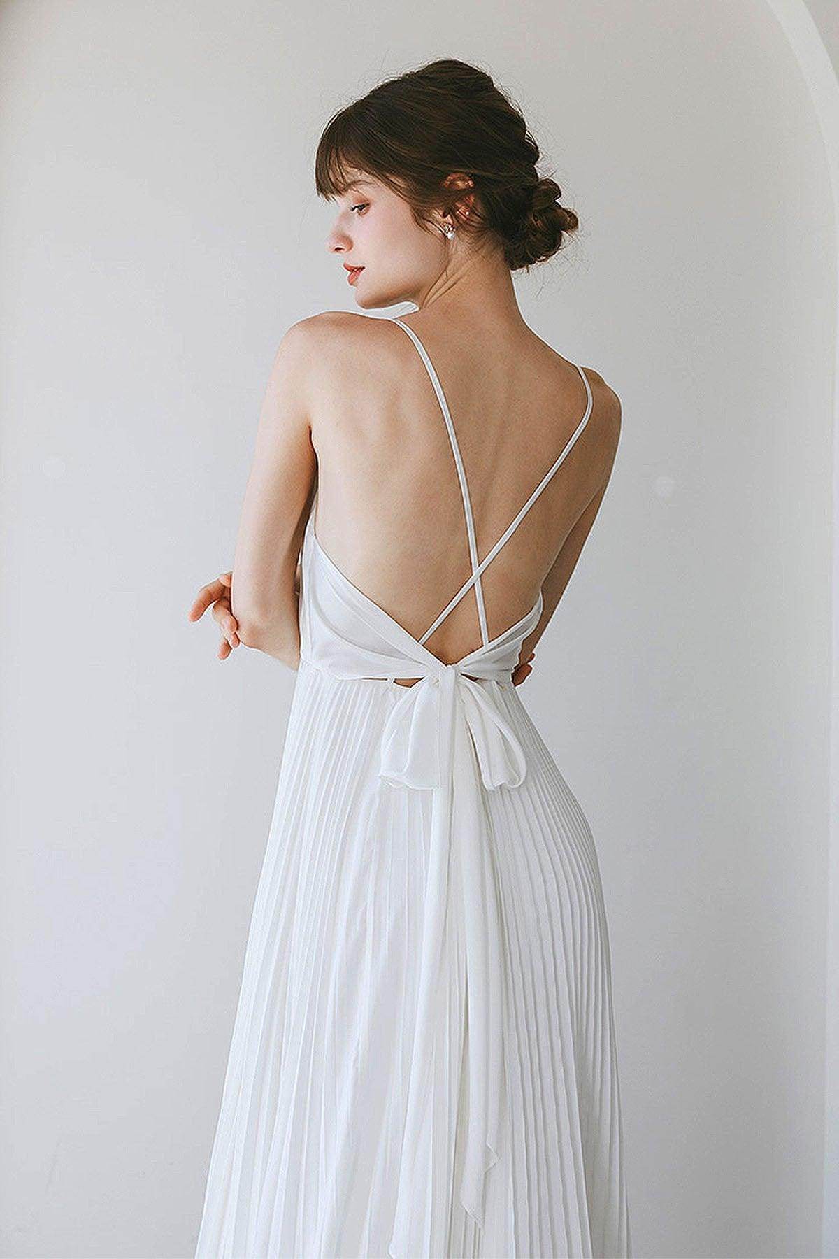 A-Line Sweep-Brush Train Crushed Material Wedding Dress CW3059 - COCOMELODY