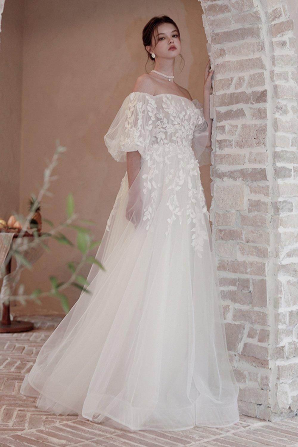 A-Line Sweep-Brush Train Lace Tulle Wedding Dress CW3065 - COCOMELODY