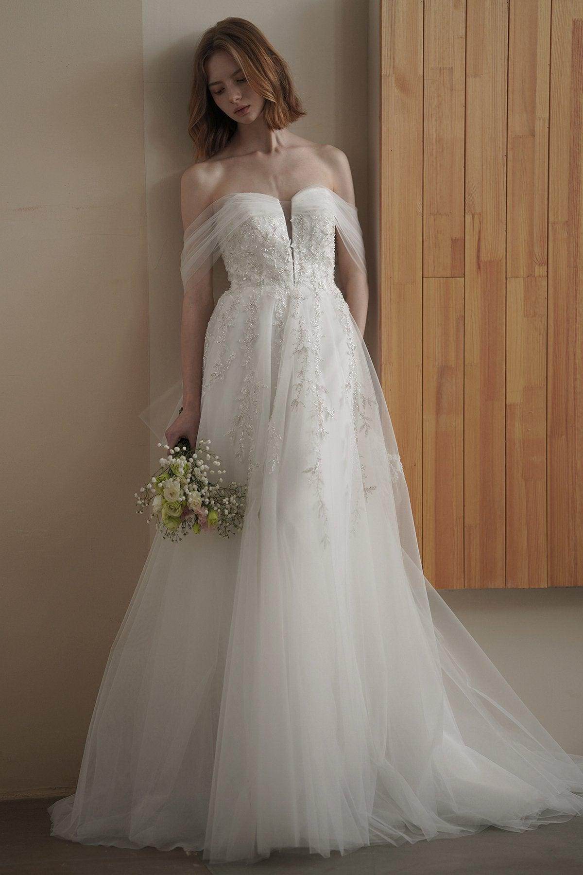 A-Line Sweep-Brush Train Lace Tulle Wedding Dress CW3083 - COCOMELODY