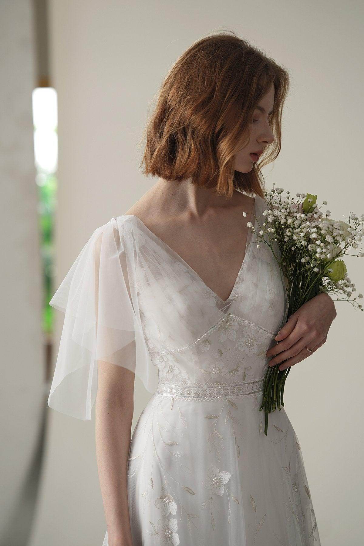 A-Line Sweep-Brush Train Lace Tulle Wedding Dress CW3085 - COCOMELODY