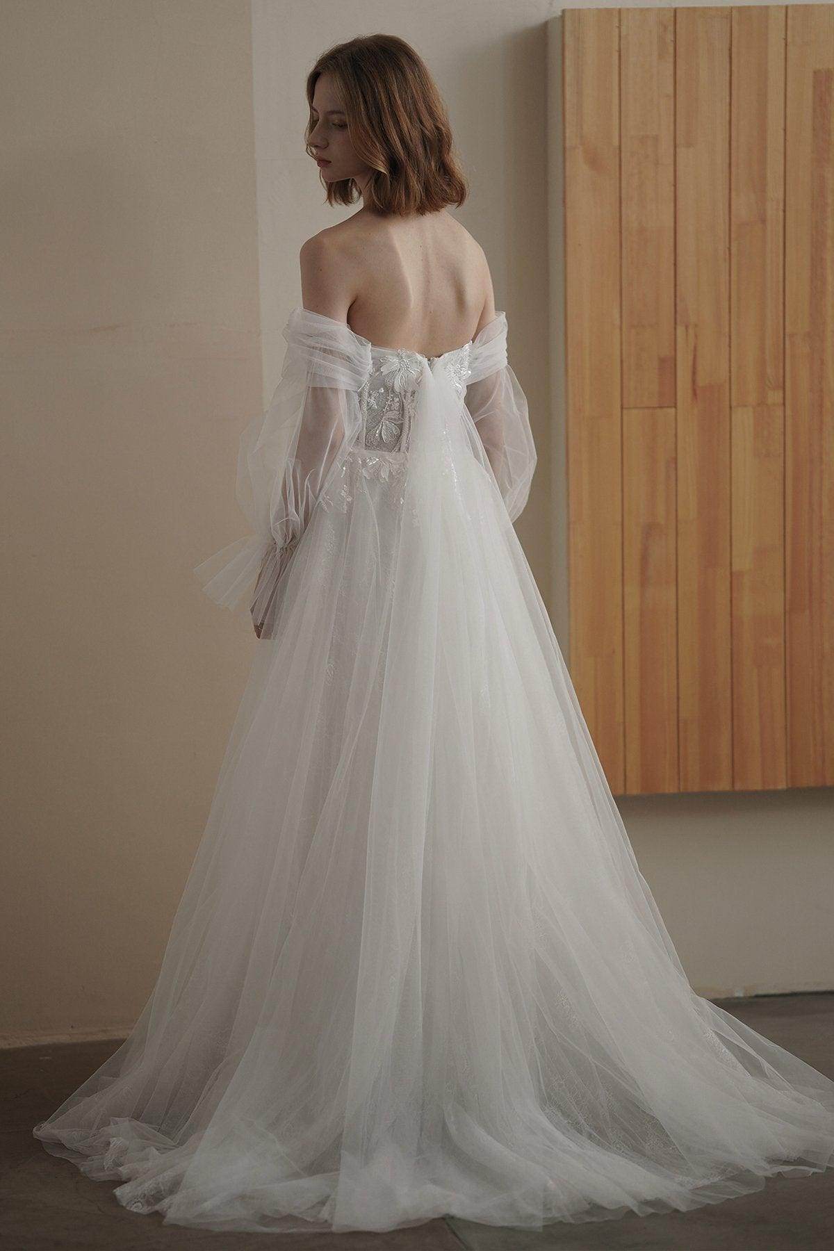 A-Line Sweep-Brush Train Lace Tulle Wedding Dress CW3094 - COCOMELODY