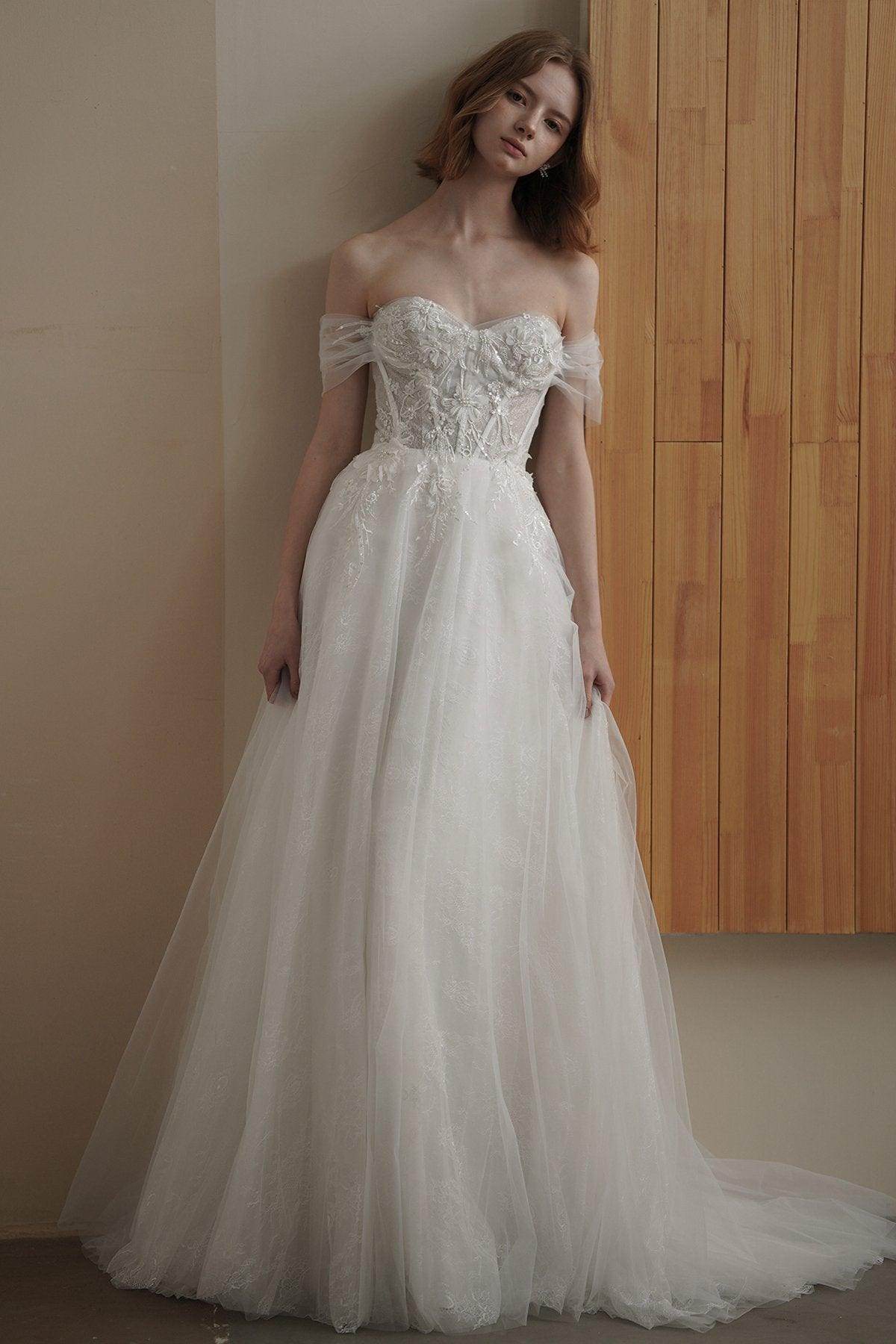 A-Line Sweep-Brush Train Lace Tulle Wedding Dress CW3094 - COCOMELODY