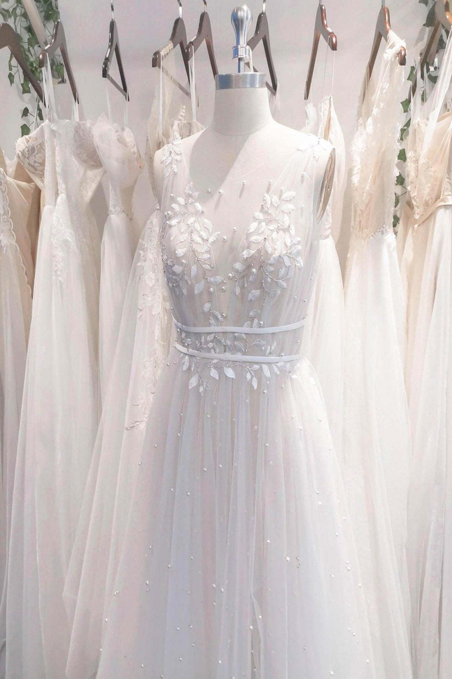 A-Line Sweep-Brush Train Lace Tulle Wedding Dress CW3102 - COCOMELODY