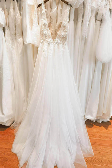 A-Line Sweep-Brush Train Lace Tulle Wedding Dress CW3115 - COCOMELODY