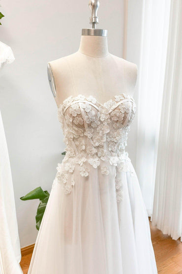 A-Line Sweep-Brush Train Lace Tulle Wedding Dress CW3117 - COCOMELODY