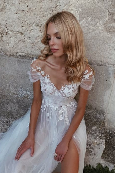 A-Line Sweep-Brush Train Lace Tulle Wedding Dress CW3118
