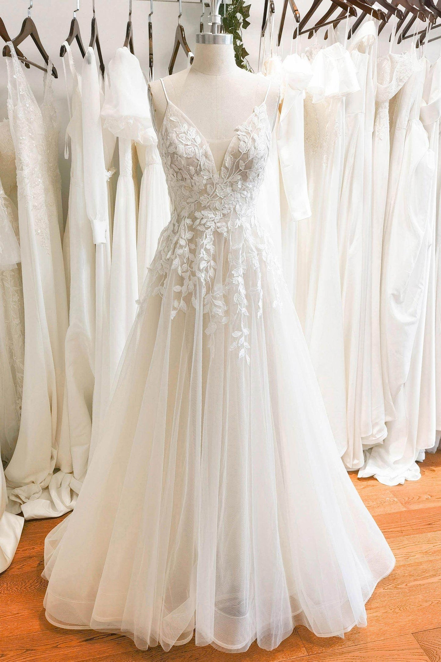 A-Line Sweep-Brush Train Lace Tulle Wedding Dress CW3119CR - COCOMELODY