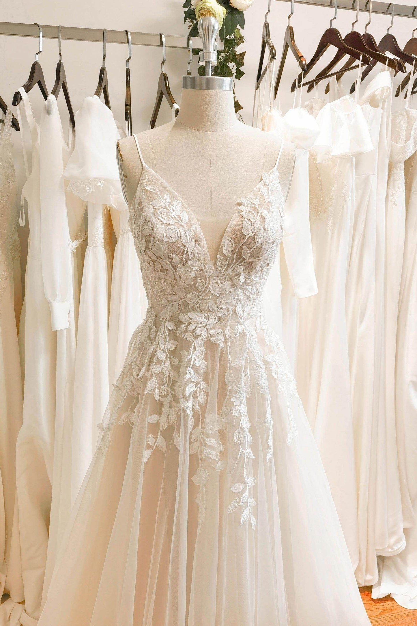 A-Line Sweep-Brush Train Lace Tulle Wedding Dress CW3119CR - COCOMELODY