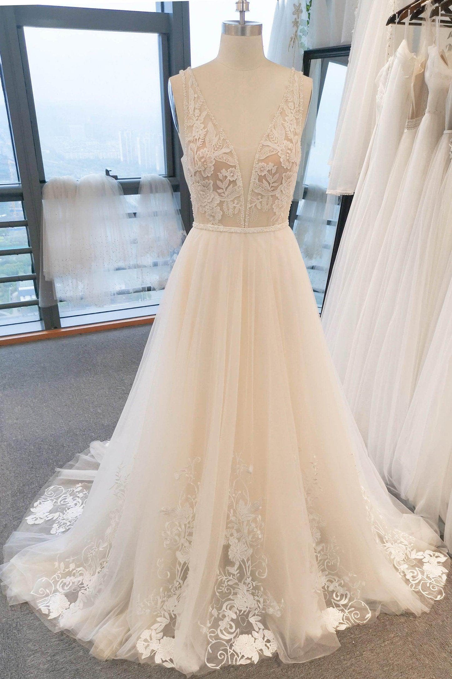 A-Line Sweep-Brush Train Lace Tulle Wedding Dress CW3120 - COCOMELODY