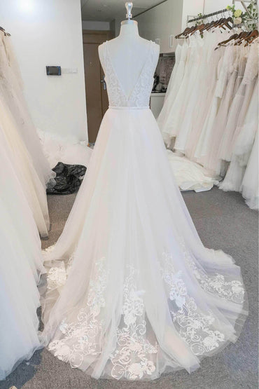 A-Line Sweep-Brush Train Lace Tulle Wedding Dress CW3120 - COCOMELODY