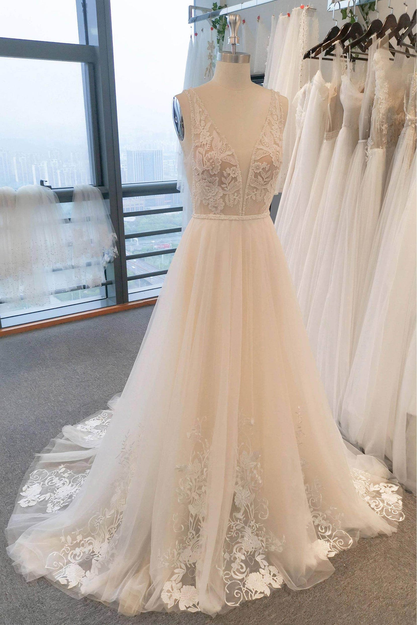 A-Line Sweep-Brush Train Lace Tulle Wedding Dress CW3120 - COCOMELODY
