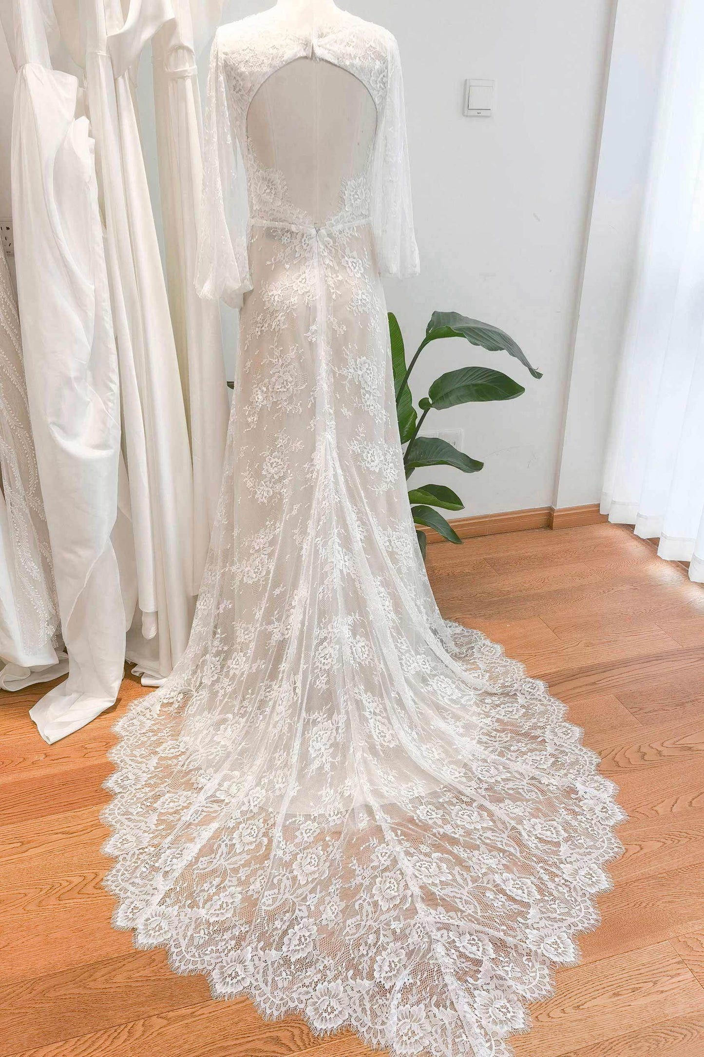 Sheath Sweep-Brush Train Lace Tulle Wedding Dress CW3121 - COCOMELODY