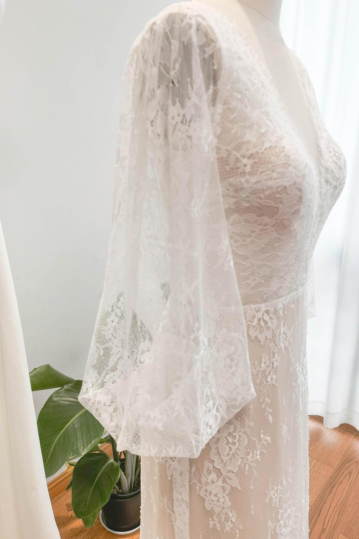 Sheath Sweep-Brush Train Lace Tulle Wedding Dress CW3121 - COCOMELODY