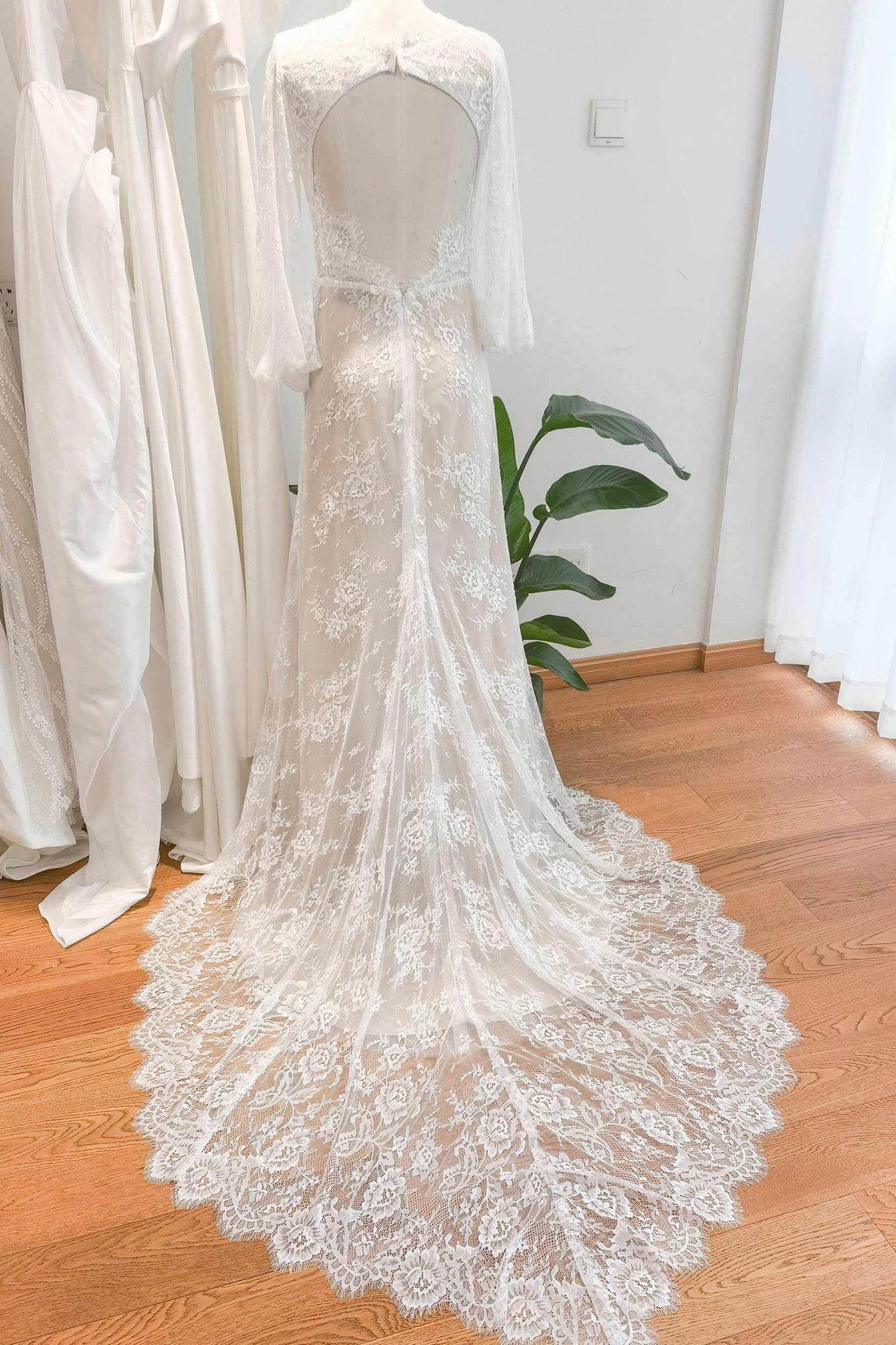 Sheath Sweep-Brush Train Lace Tulle Wedding Dress CW3121 - COCOMELODY